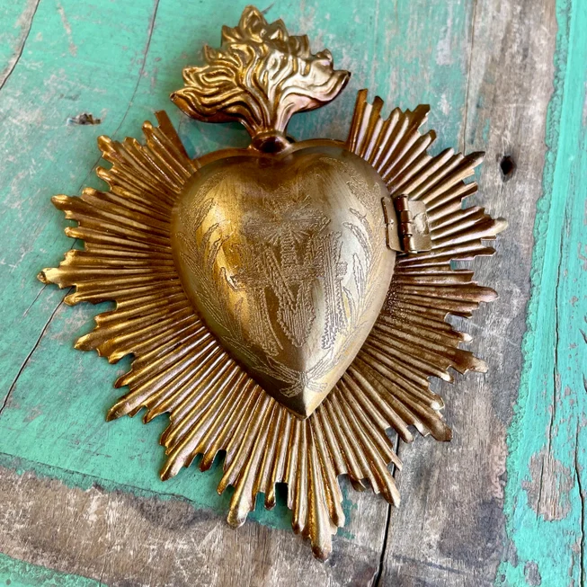 Flaming Sacred Heart Milagros Locket - Image 4