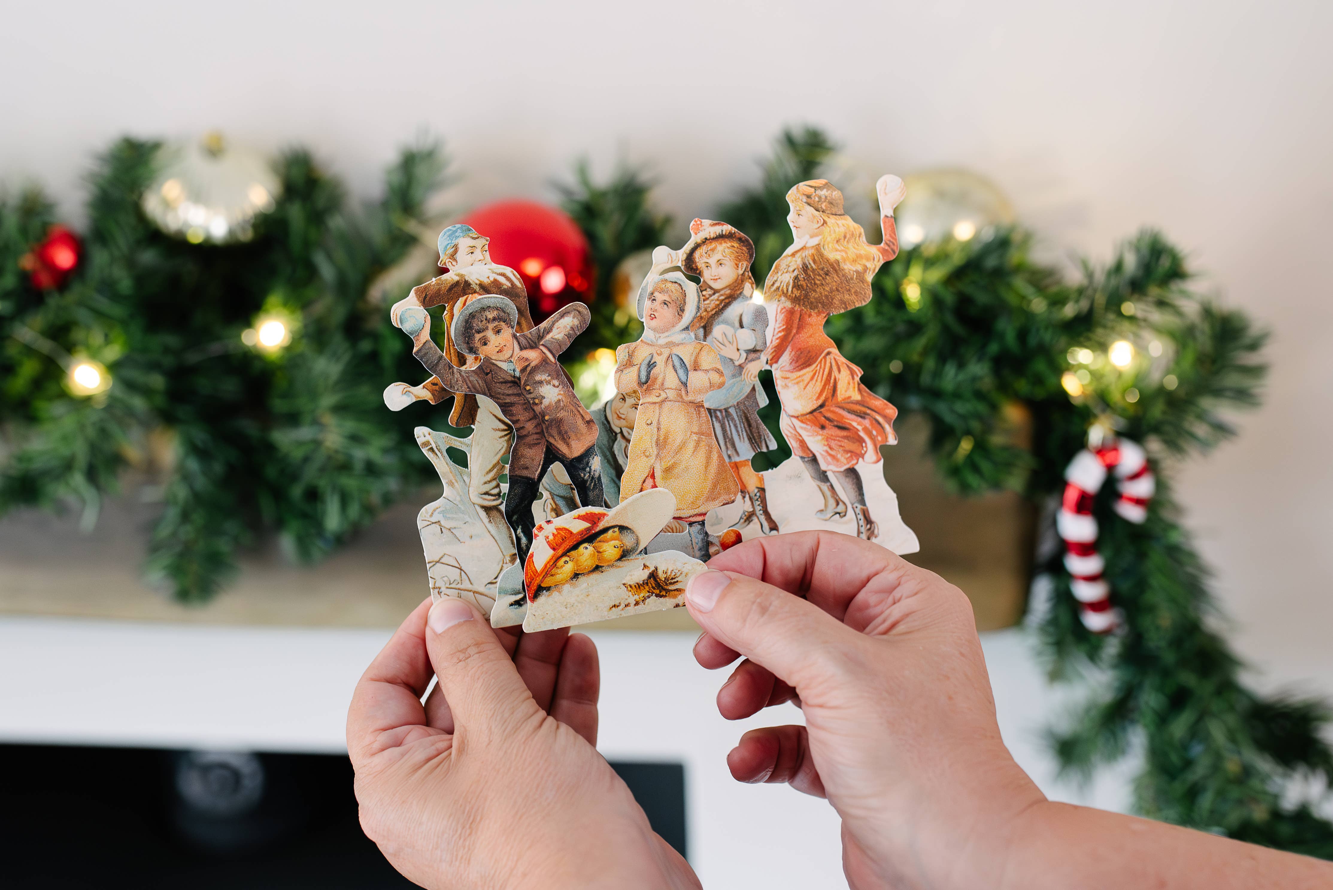 Snowball Fight Vintage 3D Christmas Card - Image 2